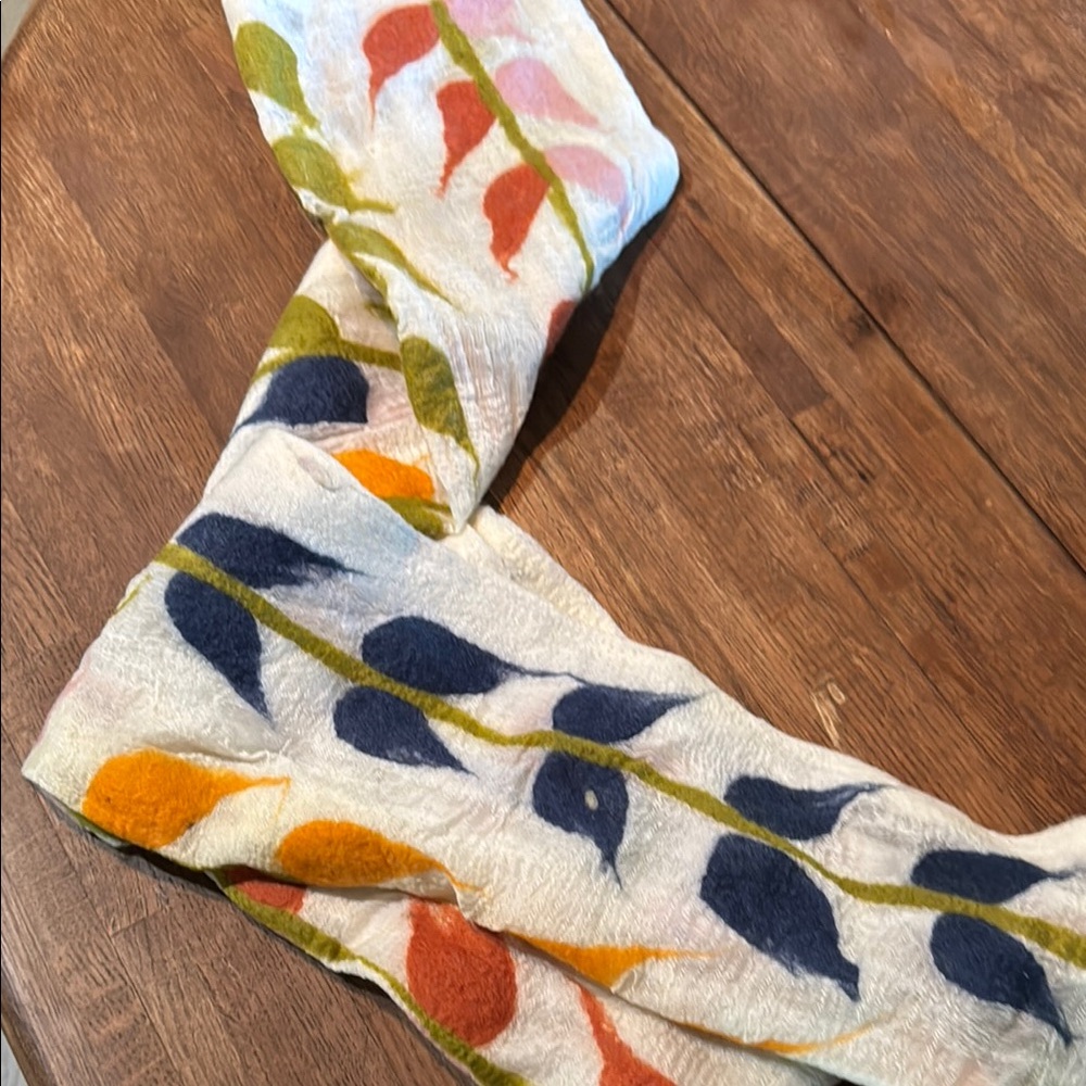 Colorful Leaf Pattern Scarf